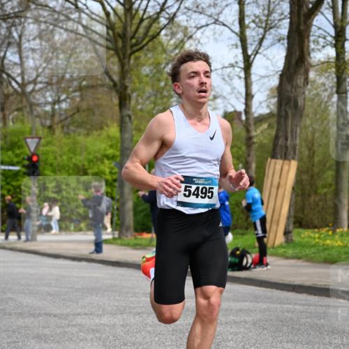 12.04.2026 - 45. Internationalen Wilhelmsburger Insellauf J. Mangold http://msf.ph/oto/9507648 12.04.2026 12:47:37 Ziel 4466, 5495, 3452, 4877, 4874, 5607, 5364, 5853 meine-sportfotos.de