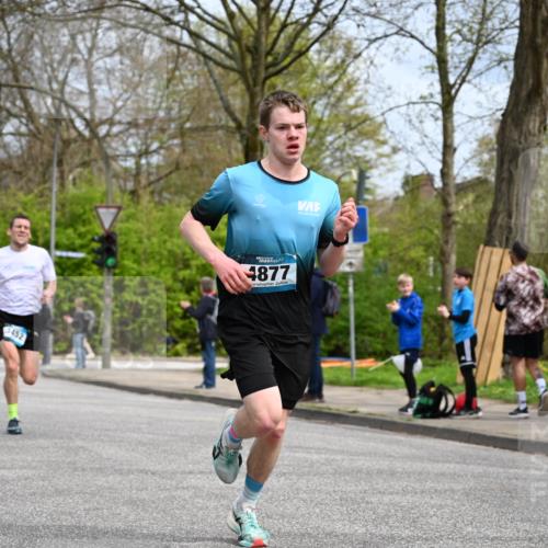 12.04.2026 - 45. Internationalen Wilhelmsburger Insellauf J. Mangold http://msf.ph/oto/9507653 12.04.2026 12:47:42 Ziel 5495, 3452, 4877, 4874, 5607, 5364, 5853, 5853 meine-sportfotos.de