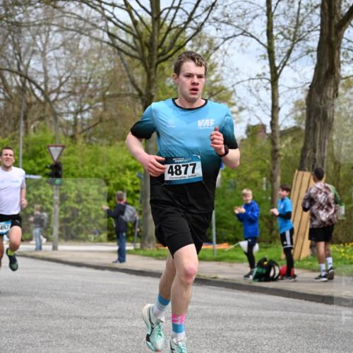 12.04.2026 - 45. Internationalen Wilhelmsburger Insellauf J. Mangold http://msf.ph/oto/9507654 12.04.2026 12:47:42 Ziel 5495, 3452, 4877, 4874, 5607, 5364, 5853, 5853 meine-sportfotos.de