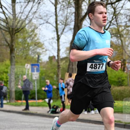 12.04.2026 - 45. Internationalen Wilhelmsburger Insellauf J. Mangold http://msf.ph/oto/9507659 12.04.2026 12:47:42 Ziel 5495, 3452, 4877, 4874, 5607, 5364, 5853, 5853 meine-sportfotos.de