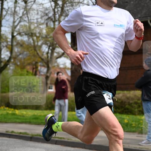 12.04.2026 - 45. Internationalen Wilhelmsburger Insellauf J. Mangold http://msf.ph/oto/9507666 12.04.2026 12:47:44 Ziel 5495, 3452, 4877, 4874, 5607, 5364, 5853 meine-sportfotos.de