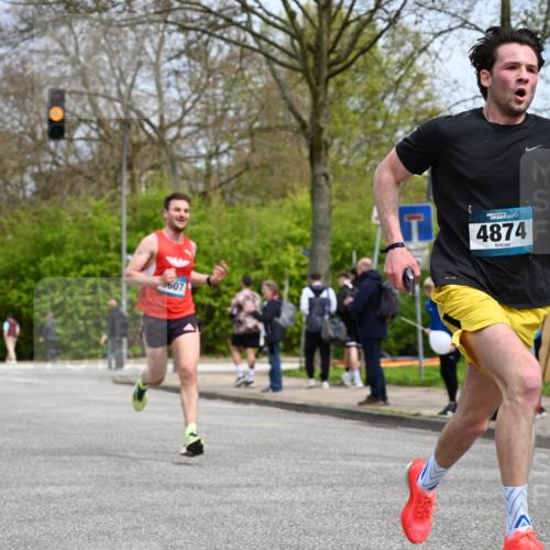 12.04.2026 - 45. Internationalen Wilhelmsburger Insellauf J. Mangold http://msf.ph/oto/9507676 12.04.2026 12:47:53 Ziel 4877, 4874, 5607, 5364, 5853, 3159 meine-sportfotos.de