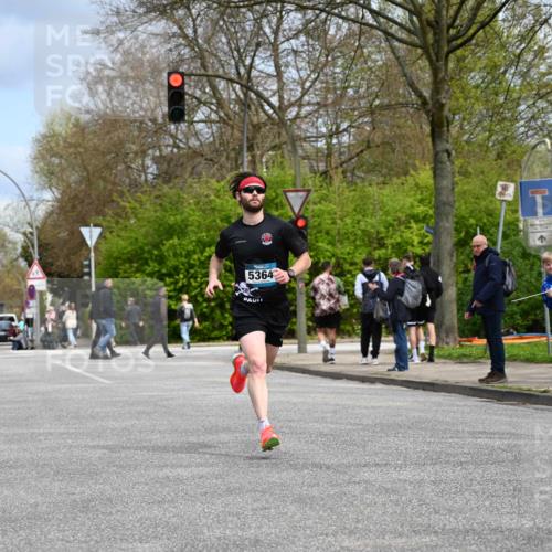12.04.2026 - 45. Internationalen Wilhelmsburger Insellauf J. Mangold http://msf.ph/oto/9507692 12.04.2026 12:47:55 Ziel 4874, 5607, 5364, 5853, 3159, 4677 meine-sportfotos.de
