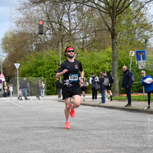 12.04.2026 - 45. Internationalen Wilhelmsburger Insellauf J. Mangold http://msf.ph/oto/9507694 12.04.2026 12:47:55 Ziel 4874, 5607, 5364, 5853, 3159, 4677 meine-sportfotos.de