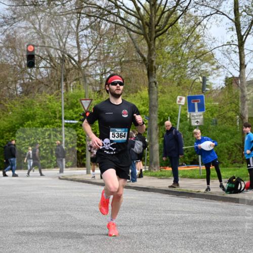 12.04.2026 - 45. Internationalen Wilhelmsburger Insellauf J. Mangold http://msf.ph/oto/9507698 12.04.2026 12:47:56 Ziel 4874, 5607, 5364, 5853, 3159, 4677, 4240 meine-sportfotos.de