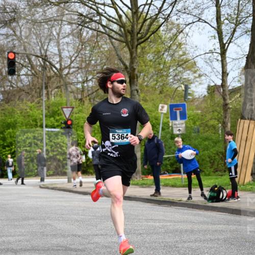 12.04.2026 - 45. Internationalen Wilhelmsburger Insellauf J. Mangold http://msf.ph/oto/9507700 12.04.2026 12:47:56 Ziel 4874, 5607, 5364, 5853, 3159, 4677, 4240 meine-sportfotos.de
