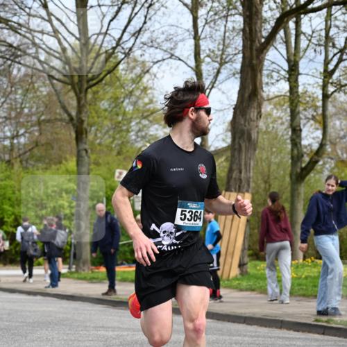 12.04.2026 - 45. Internationalen Wilhelmsburger Insellauf J. Mangold http://msf.ph/oto/9507705 12.04.2026 12:47:56 Ziel 4874, 5607, 5364, 5853, 3159, 4677, 4240 meine-sportfotos.de