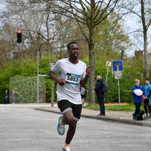 12.04.2026 - 45. Internationalen Wilhelmsburger Insellauf J. Mangold http://msf.ph/oto/9507713 12.04.2026 12:48:06 Ziel 5607, 5364, 5853, 3159, 4677, 4240, 4893 meine-sportfotos.de
