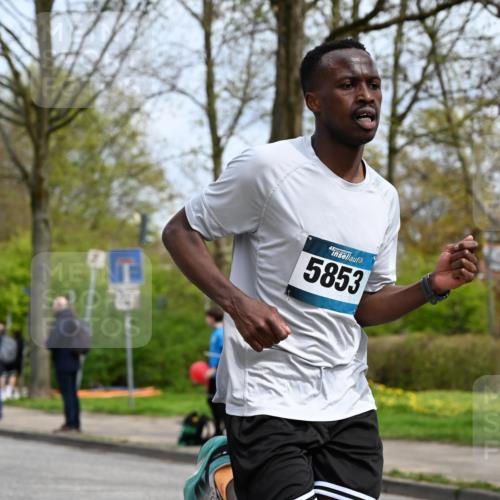 12.04.2026 - 45. Internationalen Wilhelmsburger Insellauf J. Mangold http://msf.ph/oto/9507721 12.04.2026 12:48:07 Ziel 5364, 5853, 3159, 4677, 4677, 4240, 4893 meine-sportfotos.de