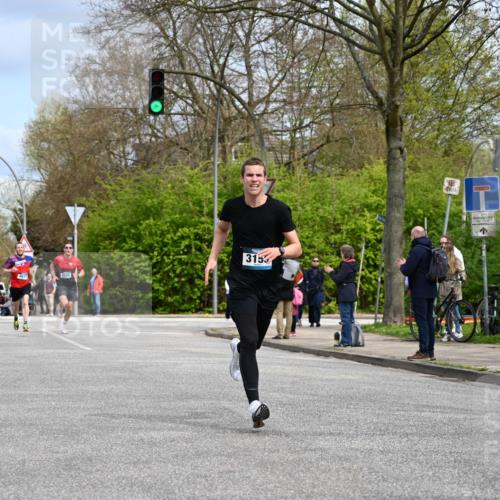12.04.2026 - 45. Internationalen Wilhelmsburger Insellauf J. Mangold http://msf.ph/oto/9507725 12.04.2026 12:48:28 Ziel 3159, 4677, 4240, 4893, 4893, 3947, 5648, 4876 meine-sportfotos.de