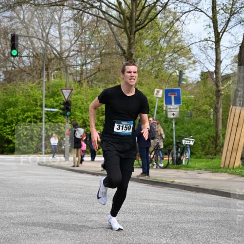 12.04.2026 - 45. Internationalen Wilhelmsburger Insellauf J. Mangold http://msf.ph/oto/9507731 12.04.2026 12:48:28 Ziel 3159, 4677, 4240, 4893, 4893, 3947, 5648, 4876 meine-sportfotos.de