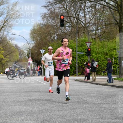 12.04.2026 - 45. Internationalen Wilhelmsburger Insellauf J. Mangold http://msf.ph/oto/9507764 12.04.2026 12:48:48 Ziel 4893, 3947, 5648, 4876, 2378, 5625, 5711, 5566, 3816 meine-sportfotos.de