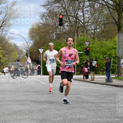 12.04.2026 - 45. Internationalen Wilhelmsburger Insellauf J. Mangold http://msf.ph/oto/9507766 12.04.2026 12:48:48 Ziel 4893, 3947, 5648, 4876, 2378, 5625, 5711, 5566, 3816 meine-sportfotos.de