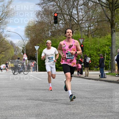 12.04.2026 - 45. Internationalen Wilhelmsburger Insellauf J. Mangold http://msf.ph/oto/9507768 12.04.2026 12:48:48 Ziel 4893, 3947, 5648, 4876, 2378, 5625, 5711, 5566, 3816 meine-sportfotos.de