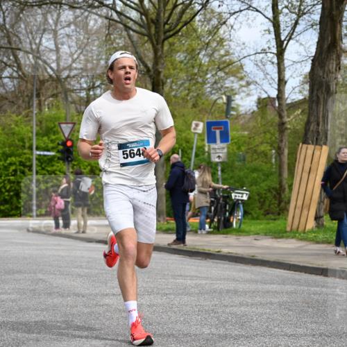 12.04.2026 - 45. Internationalen Wilhelmsburger Insellauf J. Mangold http://msf.ph/oto/9507783 12.04.2026 12:48:49 Ziel 4893, 3947, 5648, 4876, 2378, 5625, 5711, 5566, 3816 meine-sportfotos.de