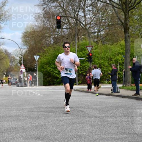 12.04.2026 - 45. Internationalen Wilhelmsburger Insellauf J. Mangold http://msf.ph/oto/9507792 12.04.2026 12:49:02 Ziel 4876, 2378, 5625, 5711, 5566, 3816, 5335, 3612, 2403, 5793 meine-sportfotos.de