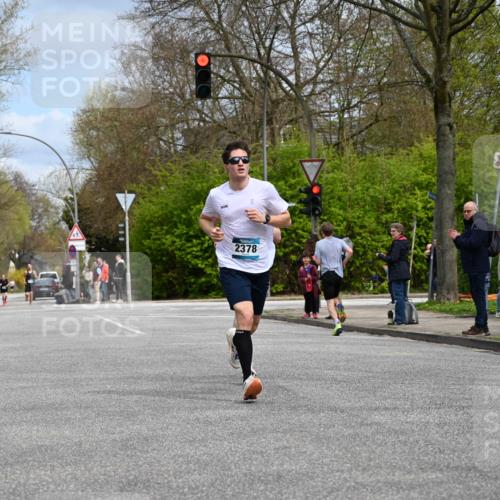 12.04.2026 - 45. Internationalen Wilhelmsburger Insellauf J. Mangold http://msf.ph/oto/9507793 12.04.2026 12:49:02 Ziel 4876, 2378, 5625, 5711, 5566, 3816, 5335, 3612, 2403, 5793 meine-sportfotos.de