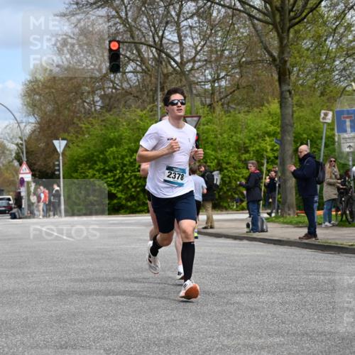 12.04.2026 - 45. Internationalen Wilhelmsburger Insellauf J. Mangold http://msf.ph/oto/9507797 12.04.2026 12:49:03 Ziel 4876, 2378, 5625, 5711, 5566, 3816, 5335, 5335, 3612, 2403, 5793 meine-sportfotos.de
