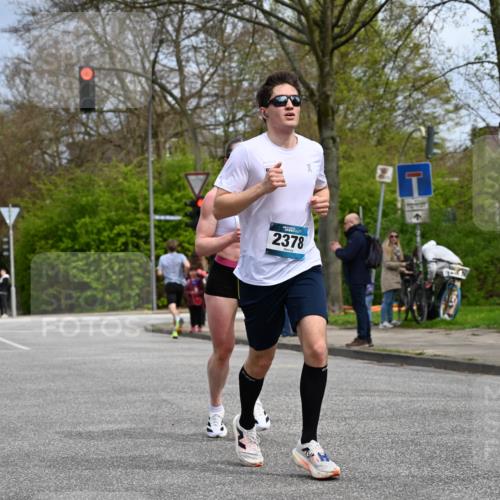 12.04.2026 - 45. Internationalen Wilhelmsburger Insellauf J. Mangold http://msf.ph/oto/9507804 12.04.2026 12:49:03 Ziel 4876, 2378, 5625, 5711, 5566, 3816, 5335, 5335, 3612, 2403, 5793 meine-sportfotos.de