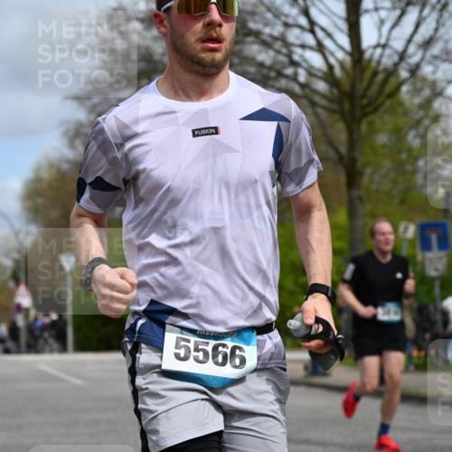 12.04.2026 - 45. Internationalen Wilhelmsburger Insellauf J. Mangold http://msf.ph/oto/9507841 12.04.2026 12:49:20 Ziel 5711, 5566, 3816, 5335, 3612, 2403, 5793, 5793, 5527, 4505, 5146 meine-sportfotos.de