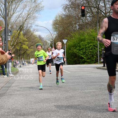 12.04.2026 - 45. Internationalen Wilhelmsburger Insellauf J. Mangold http://msf.ph/oto/9507860 12.04.2026 12:49:30 Ziel 5566, 3816, 5335, 3612, 2403, 5793, 5527, 5527, 4505, 5146, 5280 meine-sportfotos.de