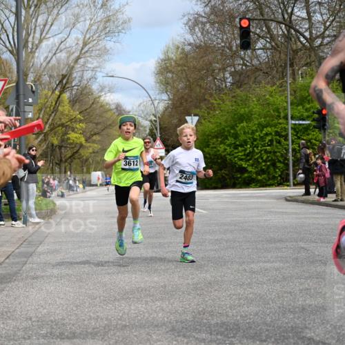 12.04.2026 - 45. Internationalen Wilhelmsburger Insellauf J. Mangold http://msf.ph/oto/9507862 12.04.2026 12:49:30 Ziel 5566, 3816, 5335, 3612, 2403, 5793, 5527, 5527, 4505, 5146, 5280 meine-sportfotos.de