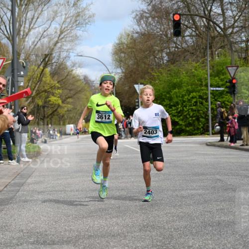 12.04.2026 - 45. Internationalen Wilhelmsburger Insellauf J. Mangold http://msf.ph/oto/9507866 12.04.2026 12:49:30 Ziel 5566, 3816, 5335, 3612, 2403, 5793, 5527, 5527, 4505, 5146, 5280 meine-sportfotos.de