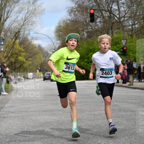 12.04.2026 - 45. Internationalen Wilhelmsburger Insellauf J. Mangold http://msf.ph/oto/9507872 12.04.2026 12:49:31 Ziel 5566, 3816, 5335, 3612, 2403, 5793, 5527, 4505, 4505, 5146, 5280 meine-sportfotos.de