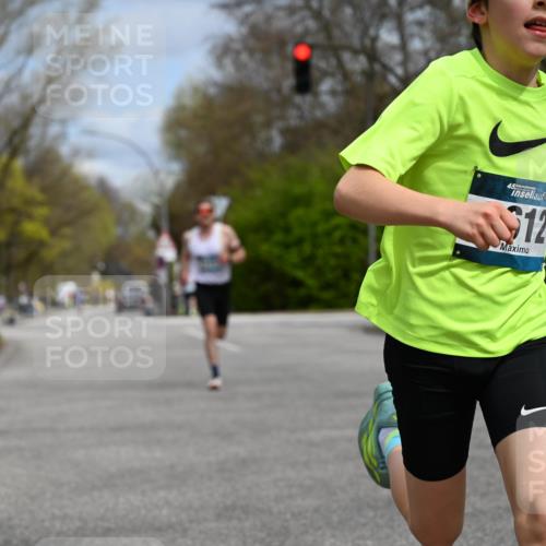 12.04.2026 - 45. Internationalen Wilhelmsburger Insellauf J. Mangold http://msf.ph/oto/9507880 12.04.2026 12:49:31 Ziel 5566, 3816, 5335, 3612, 2403, 5793, 5527, 4505, 4505, 5146, 5280 meine-sportfotos.de