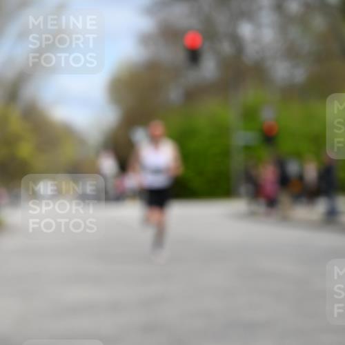 12.04.2026 - 45. Internationalen Wilhelmsburger Insellauf J. Mangold http://msf.ph/oto/9507885 12.04.2026 12:49:32 Ziel 5566, 3816, 5335, 3612, 2403, 5793, 5527, 4505, 5146, 5146, 5280, 5483 meine-sportfotos.de