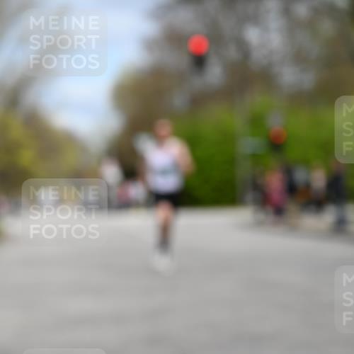 12.04.2026 - 45. Internationalen Wilhelmsburger Insellauf J. Mangold http://msf.ph/oto/9507886 12.04.2026 12:49:32 Ziel 5566, 3816, 5335, 3612, 2403, 5793, 5527, 4505, 5146, 5146, 5280, 5483 meine-sportfotos.de
