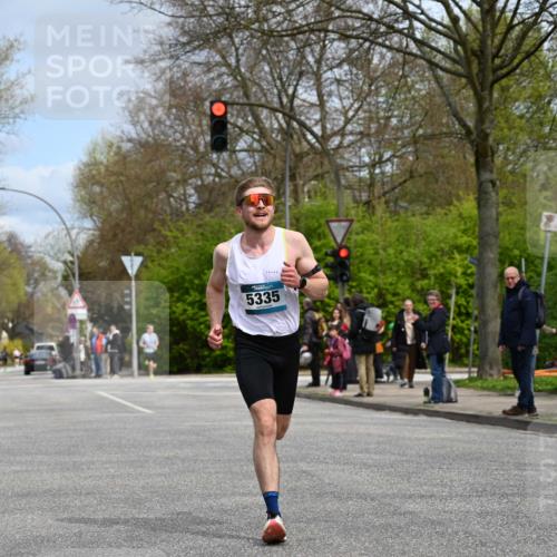 12.04.2026 - 45. Internationalen Wilhelmsburger Insellauf J. Mangold http://msf.ph/oto/9507893 12.04.2026 12:49:33 Ziel 5566, 3816, 5335, 3612, 2403, 5793, 5527, 4505, 5146, 5280, 5483 meine-sportfotos.de