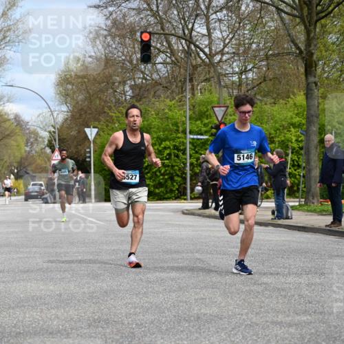 12.04.2026 - 45. Internationalen Wilhelmsburger Insellauf J. Mangold http://msf.ph/oto/9507903 12.04.2026 12:49:53 Ziel 5527, 4505, 5146, 5280, 5483, 2734, 5601, 5659, 5678 meine-sportfotos.de