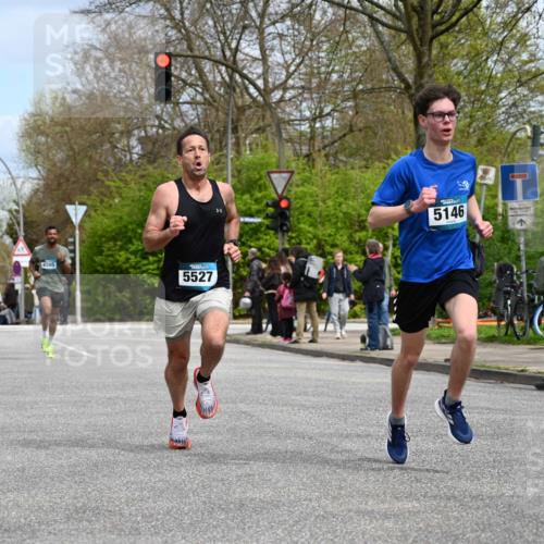 12.04.2026 - 45. Internationalen Wilhelmsburger Insellauf J. Mangold http://msf.ph/oto/9507909 12.04.2026 12:49:53 Ziel 5527, 4505, 5146, 5280, 5483, 2734, 5601, 5659, 5678 meine-sportfotos.de