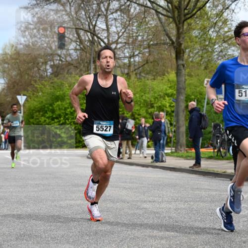 12.04.2026 - 45. Internationalen Wilhelmsburger Insellauf J. Mangold http://msf.ph/oto/9507913 12.04.2026 12:49:54 Ziel 5527, 4505, 5146, 5280, 5280, 5483, 2734, 5601, 5659, 5678 meine-sportfotos.de