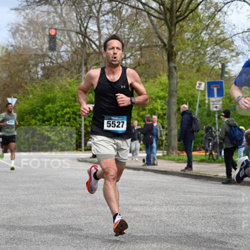 12.04.2026 - 45. Internationalen Wilhelmsburger Insellauf J. Mangold http://msf.ph/oto/9507915 12.04.2026 12:49:54 Ziel 5527, 4505, 5146, 5280, 5280, 5483, 2734, 5601, 5659, 5678 meine-sportfotos.de