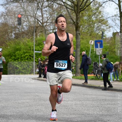 12.04.2026 - 45. Internationalen Wilhelmsburger Insellauf J. Mangold http://msf.ph/oto/9507917 12.04.2026 12:49:54 Ziel 5527, 4505, 5146, 5280, 5280, 5483, 2734, 5601, 5659, 5678 meine-sportfotos.de