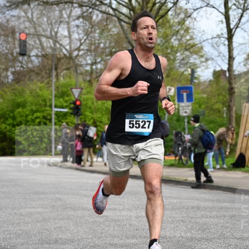 12.04.2026 - 45. Internationalen Wilhelmsburger Insellauf J. Mangold http://msf.ph/oto/9507919 12.04.2026 12:49:54 Ziel 5527, 4505, 5146, 5280, 5280, 5483, 2734, 5601, 5659, 5678 meine-sportfotos.de