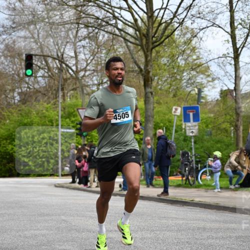 12.04.2026 - 45. Internationalen Wilhelmsburger Insellauf J. Mangold http://msf.ph/oto/9507931 12.04.2026 12:49:57 Ziel 5527, 4505, 5146, 5280, 5483, 2734, 5601, 5659, 5678 meine-sportfotos.de