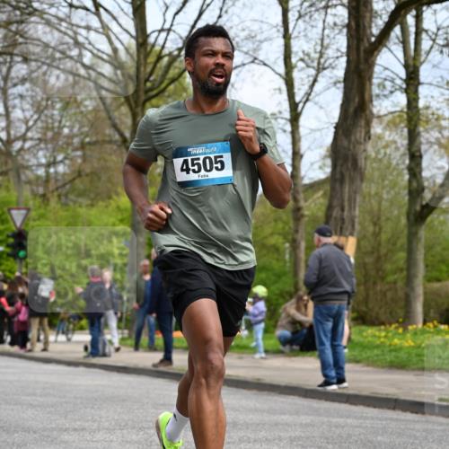 12.04.2026 - 45. Internationalen Wilhelmsburger Insellauf J. Mangold http://msf.ph/oto/9507936 12.04.2026 12:49:57 Ziel 5527, 4505, 5146, 5280, 5483, 2734, 5601, 5659, 5678 meine-sportfotos.de