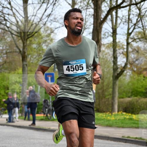 12.04.2026 - 45. Internationalen Wilhelmsburger Insellauf J. Mangold http://msf.ph/oto/9507938 12.04.2026 12:49:57 Ziel 5527, 4505, 5146, 5280, 5483, 2734, 5601, 5659, 5678 meine-sportfotos.de