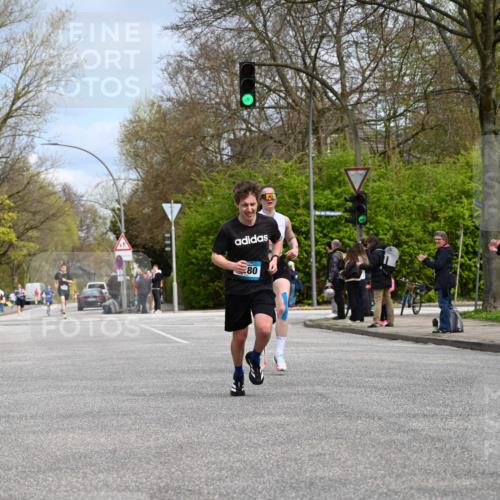12.04.2026 - 45. Internationalen Wilhelmsburger Insellauf J. Mangold http://msf.ph/oto/9507940 12.04.2026 12:50:04 Ziel 5527, 4505, 5146, 5280, 5483, 2734, 2734, 5601, 5659, 5678 meine-sportfotos.de