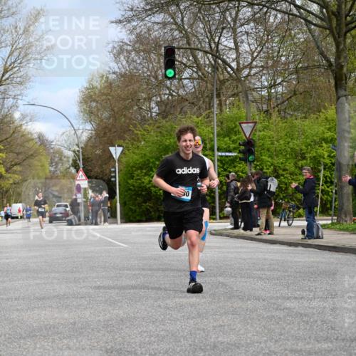 12.04.2026 - 45. Internationalen Wilhelmsburger Insellauf J. Mangold http://msf.ph/oto/9507942 12.04.2026 12:50:04 Ziel 5527, 4505, 5146, 5280, 5483, 2734, 2734, 5601, 5659, 5678 meine-sportfotos.de