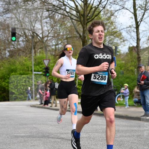 12.04.2026 - 45. Internationalen Wilhelmsburger Insellauf J. Mangold http://msf.ph/oto/9507957 12.04.2026 12:50:05 Ziel 5527, 4505, 5146, 5280, 5483, 2734, 5601, 5659, 5678 meine-sportfotos.de