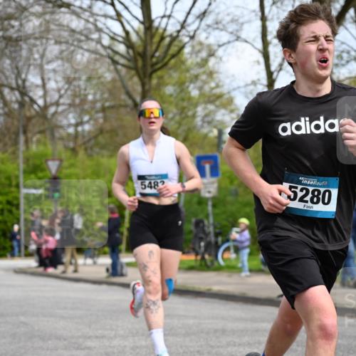 12.04.2026 - 45. Internationalen Wilhelmsburger Insellauf J. Mangold http://msf.ph/oto/9507961 12.04.2026 12:50:06 Ziel 5527, 4505, 5146, 5280, 5483, 2734, 5601, 5659, 5678 meine-sportfotos.de