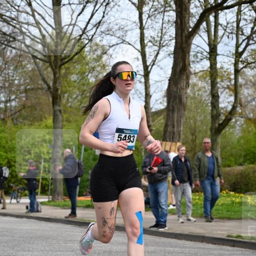 12.04.2026 - 45. Internationalen Wilhelmsburger Insellauf J. Mangold http://msf.ph/oto/9507965 12.04.2026 12:50:06 Ziel 5527, 4505, 5146, 5280, 5483, 2734, 5601, 5659, 5678 meine-sportfotos.de