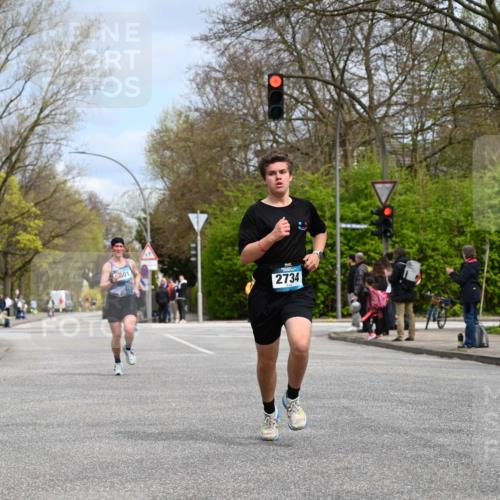 12.04.2026 - 45. Internationalen Wilhelmsburger Insellauf J. Mangold http://msf.ph/oto/9507971 12.04.2026 12:50:13 Ziel 5280, 5483, 2734, 5601, 5659, 5678, 5678, 5530, 5825 meine-sportfotos.de