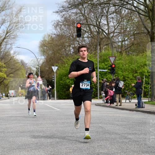 12.04.2026 - 45. Internationalen Wilhelmsburger Insellauf J. Mangold http://msf.ph/oto/9507972 12.04.2026 12:50:13 Ziel 5280, 5483, 2734, 5601, 5659, 5678, 5678, 5530, 5825 meine-sportfotos.de