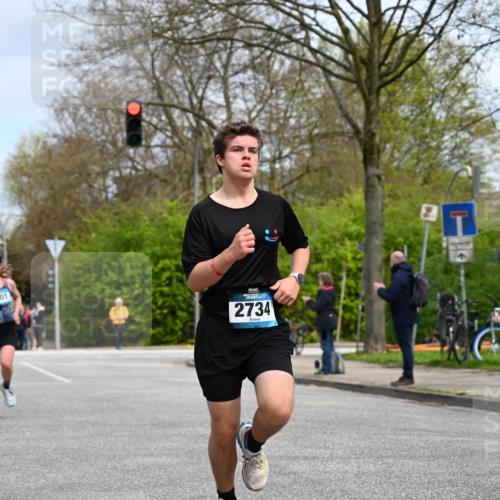 12.04.2026 - 45. Internationalen Wilhelmsburger Insellauf J. Mangold http://msf.ph/oto/9507979 12.04.2026 12:50:14 Ziel 5280, 5483, 2734, 5601, 5659, 5678, 5530, 5825 meine-sportfotos.de