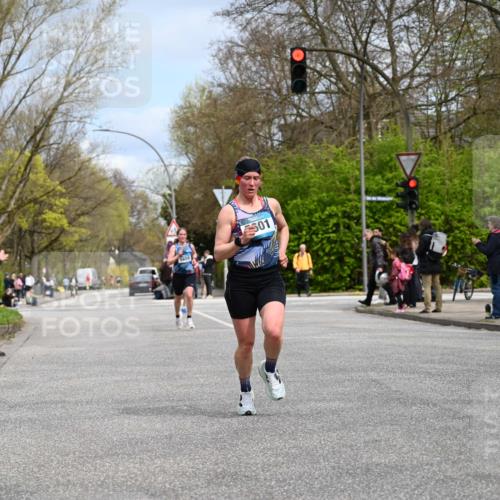 12.04.2026 - 45. Internationalen Wilhelmsburger Insellauf J. Mangold http://msf.ph/oto/9507985 12.04.2026 12:50:15 Ziel 5280, 5483, 2734, 5601, 5659, 5678, 5530, 5825, 5411 meine-sportfotos.de